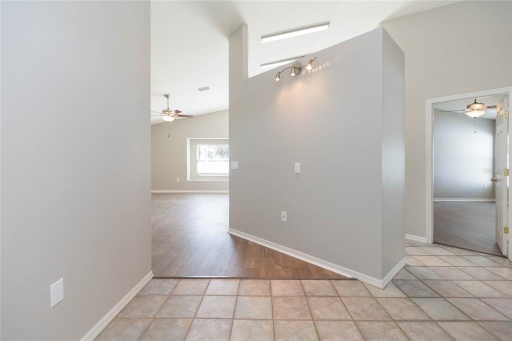 4550 Roundview Court - Photo 2