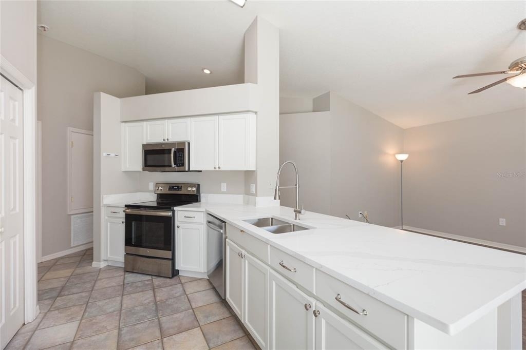 4550 Roundview Court - Photo 7