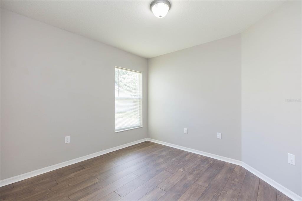 4550 Roundview Court - Photo 17