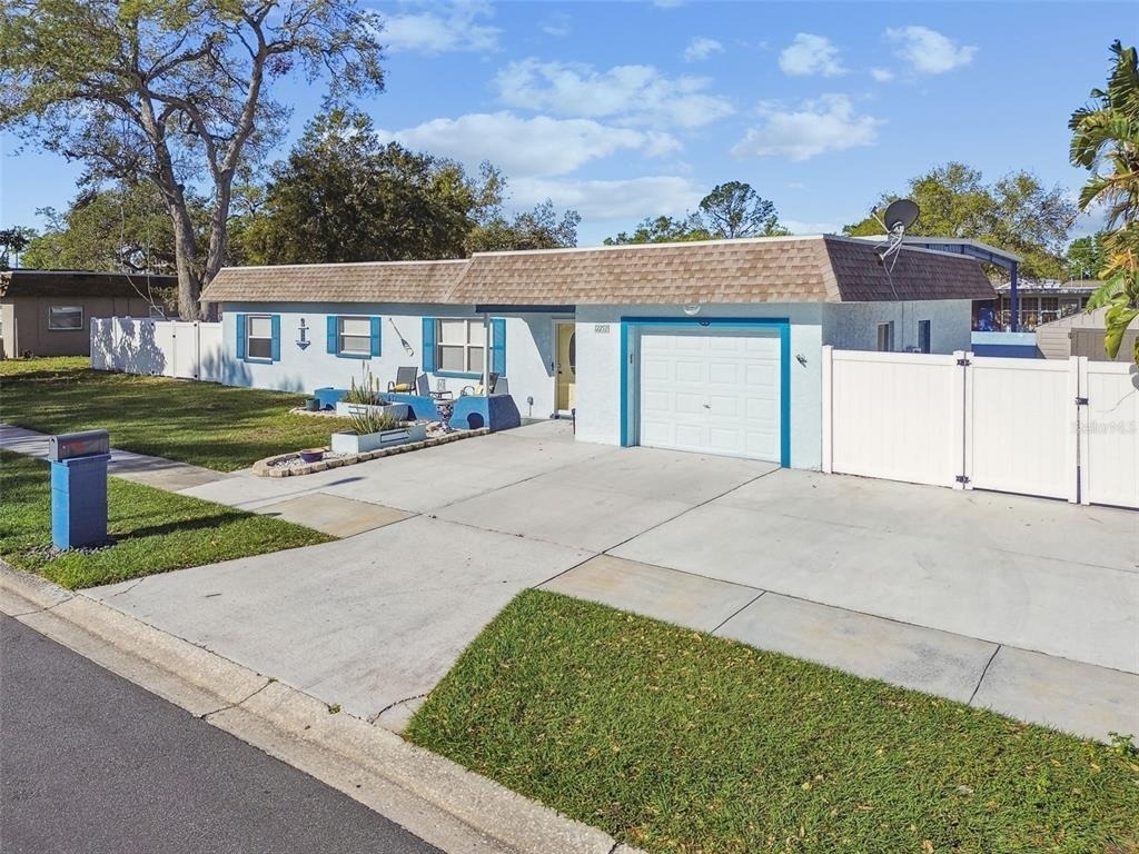 12252 Eldon Drive - Photo 2