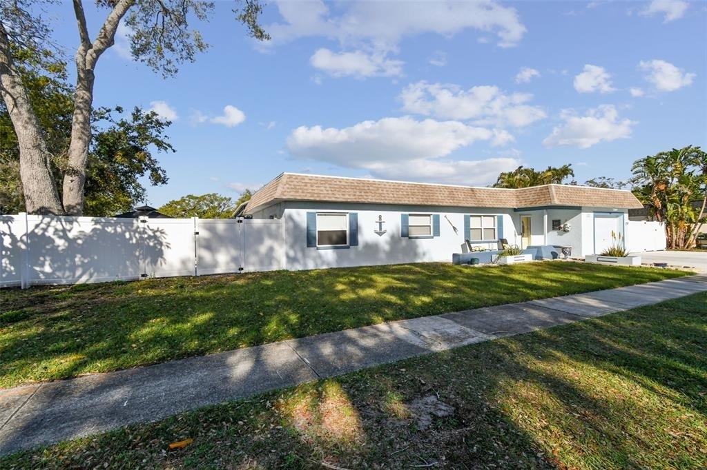 12252 Eldon Drive - Photo 11