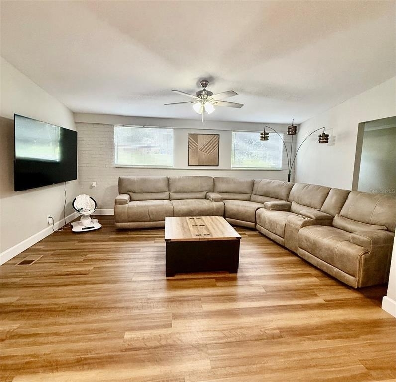 217 Kelly Street S - Photo 4