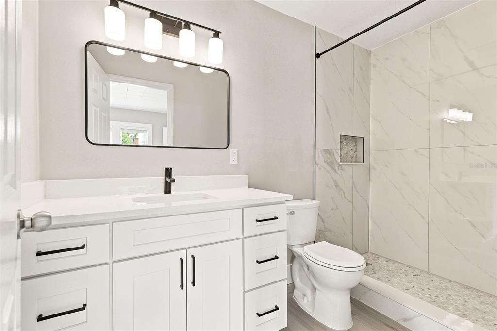 2704 E Jefferson Street - Photo 20