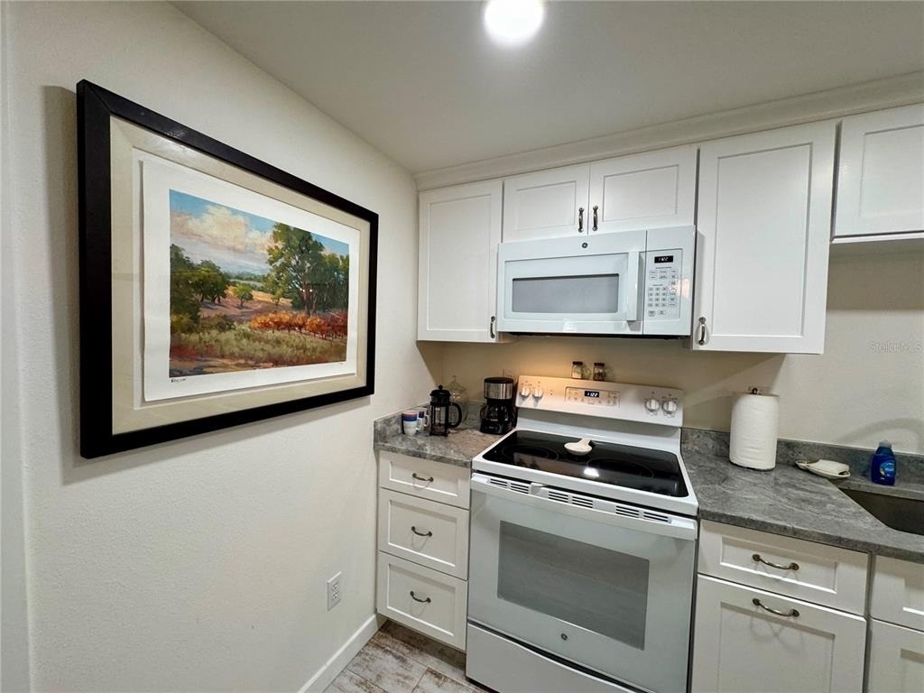 1357 Lakeshore Drive - Photo 9