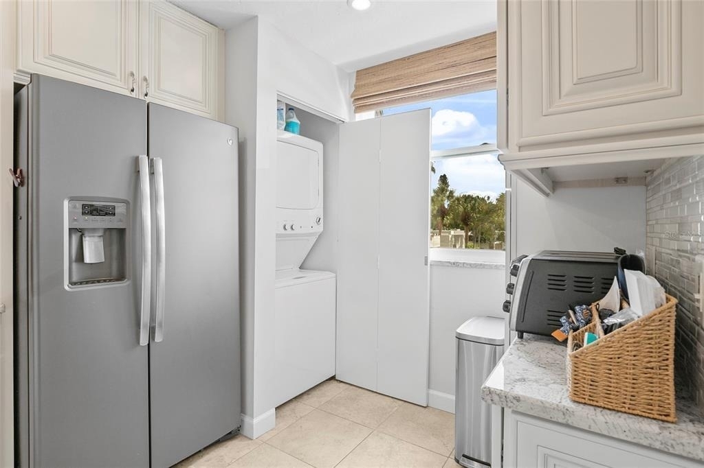 440 Palm Tree Drive - Photo 16