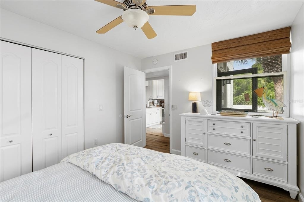 440 Palm Tree Drive - Photo 4