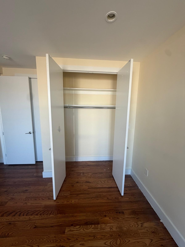 W 179th Street / Pinehurst Avenue - Photo 5