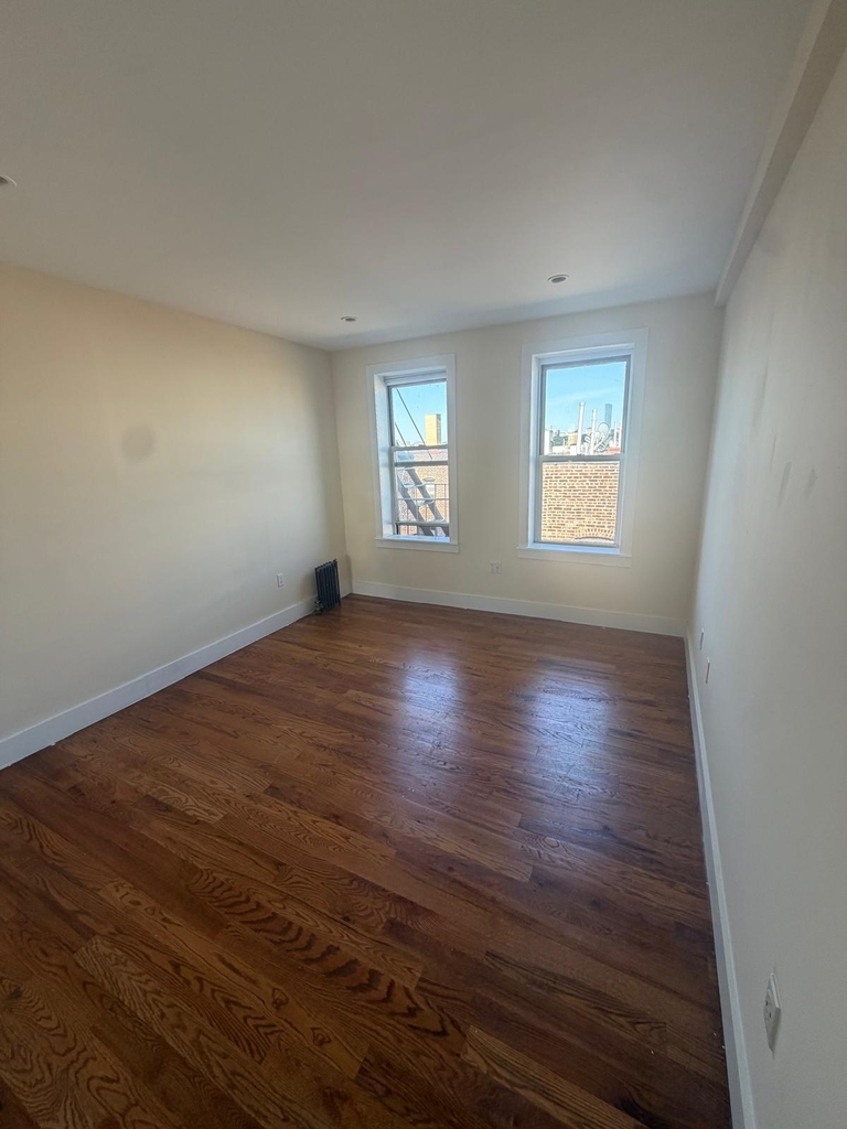W 179th Street / Pinehurst Avenue - Photo 4