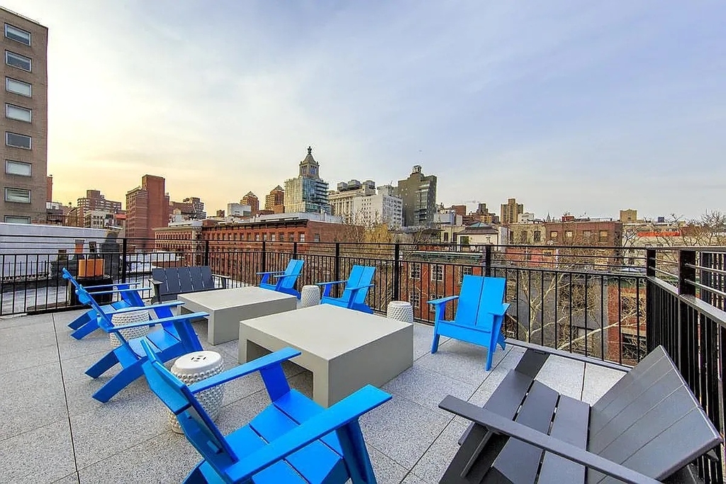 222 East 12th Street - Photo 8