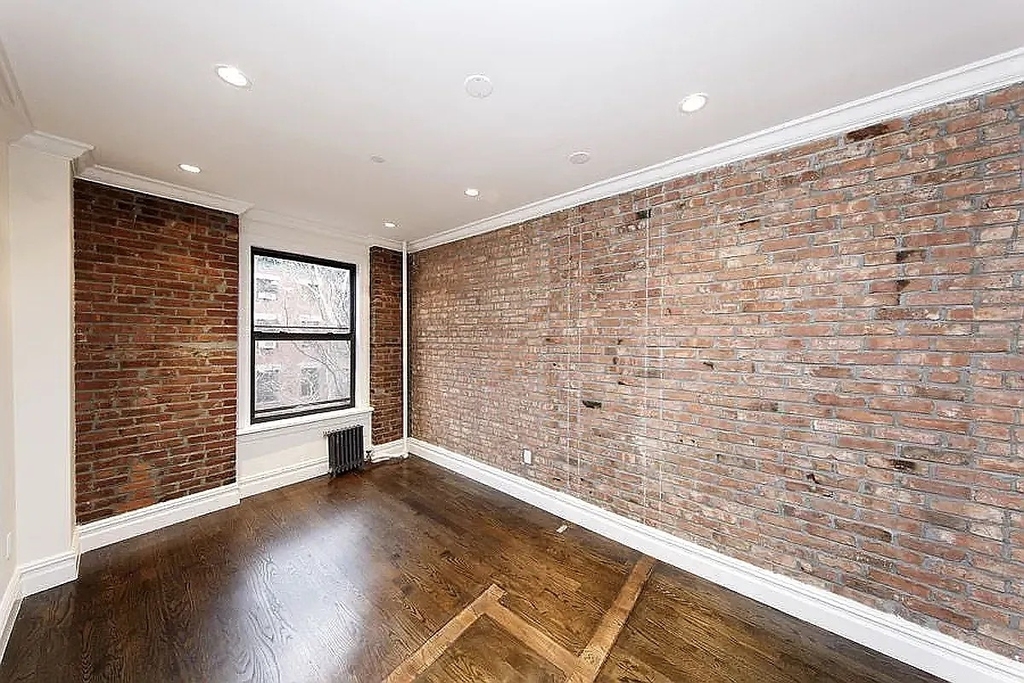 222 East 12th Street - Photo 0