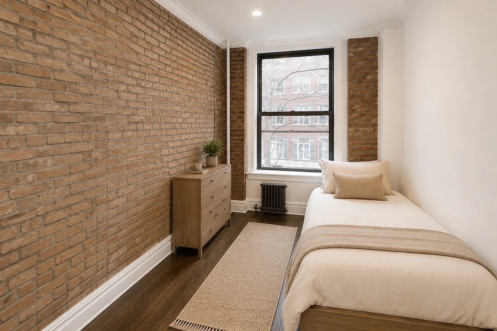 222 East 12th Street - Photo 1