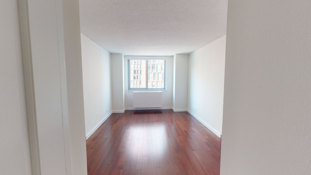401 E 34th St - Photo 3
