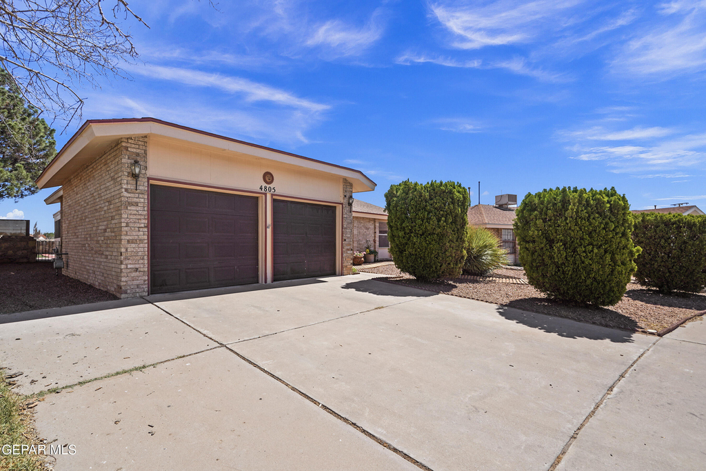 4805 Maureen Circle - Photo 1