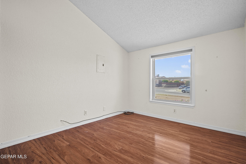 4805 Maureen Circle - Photo 18