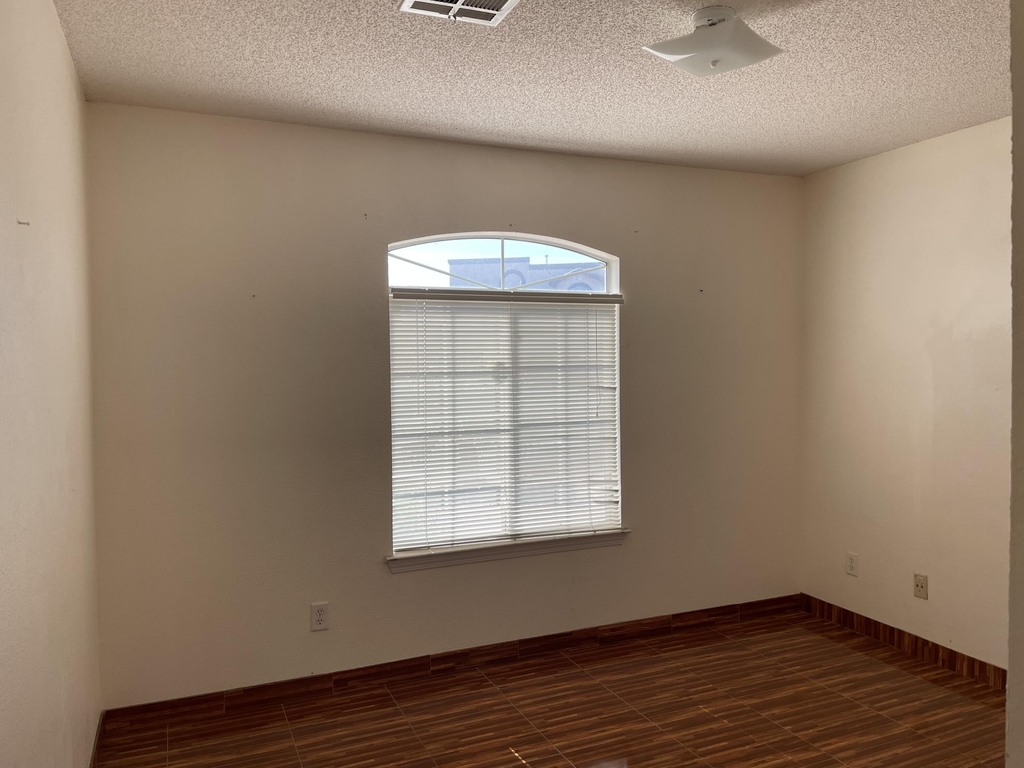 3057 Manny Aguilera Drive - Photo 5