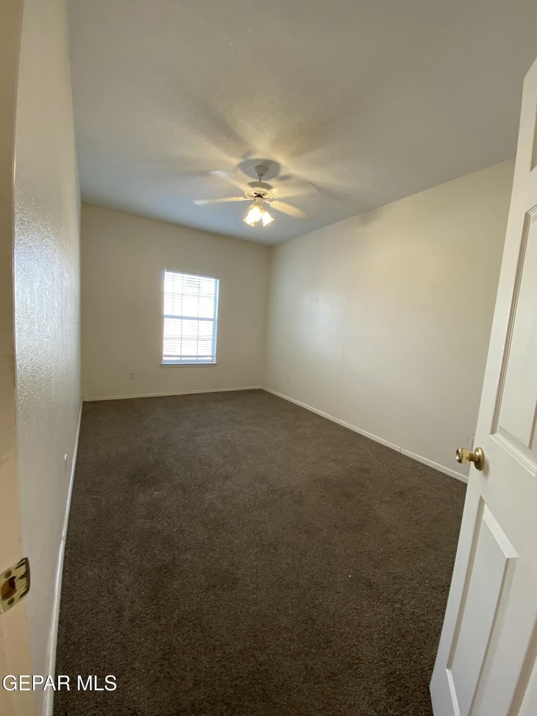 2215 King James Place - Photo 10