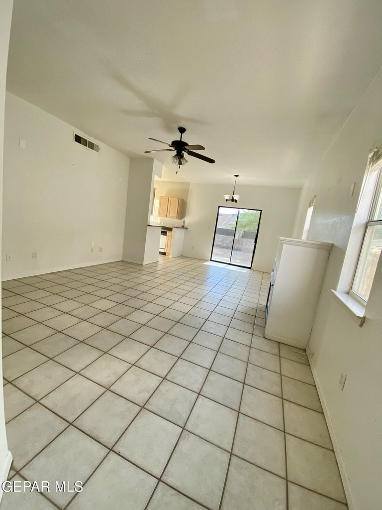 2215 King James Place - Photo 2