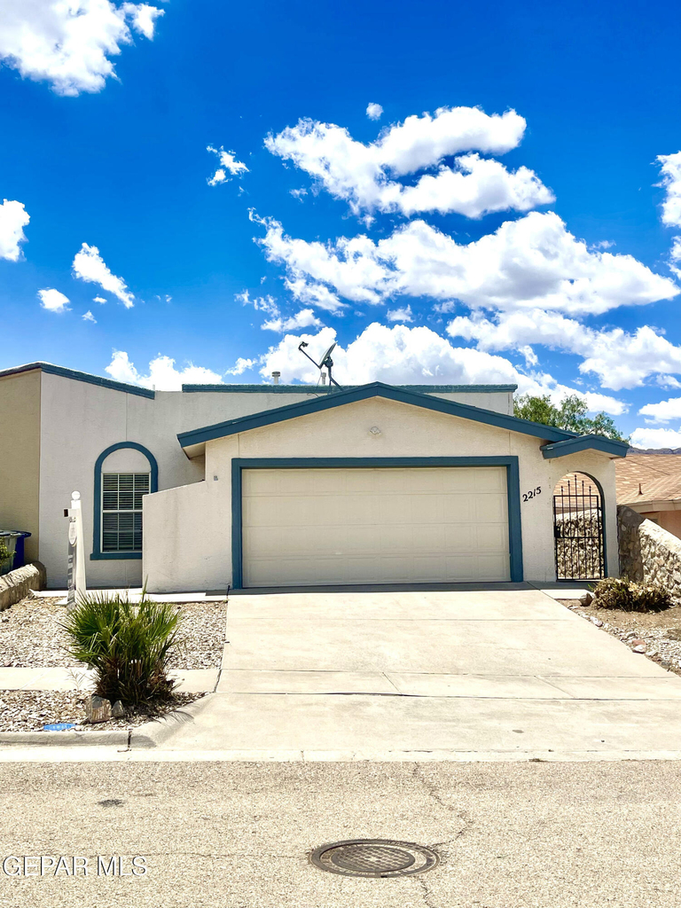 2215 King James Place - Photo 0