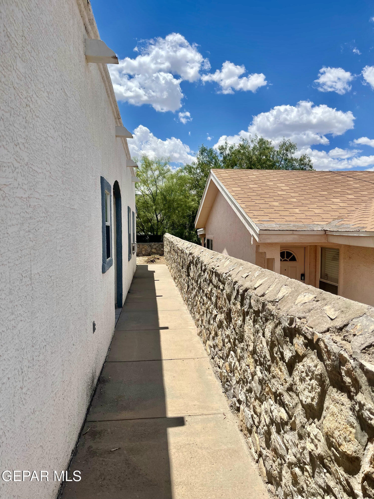 2215 King James Place - Photo 26