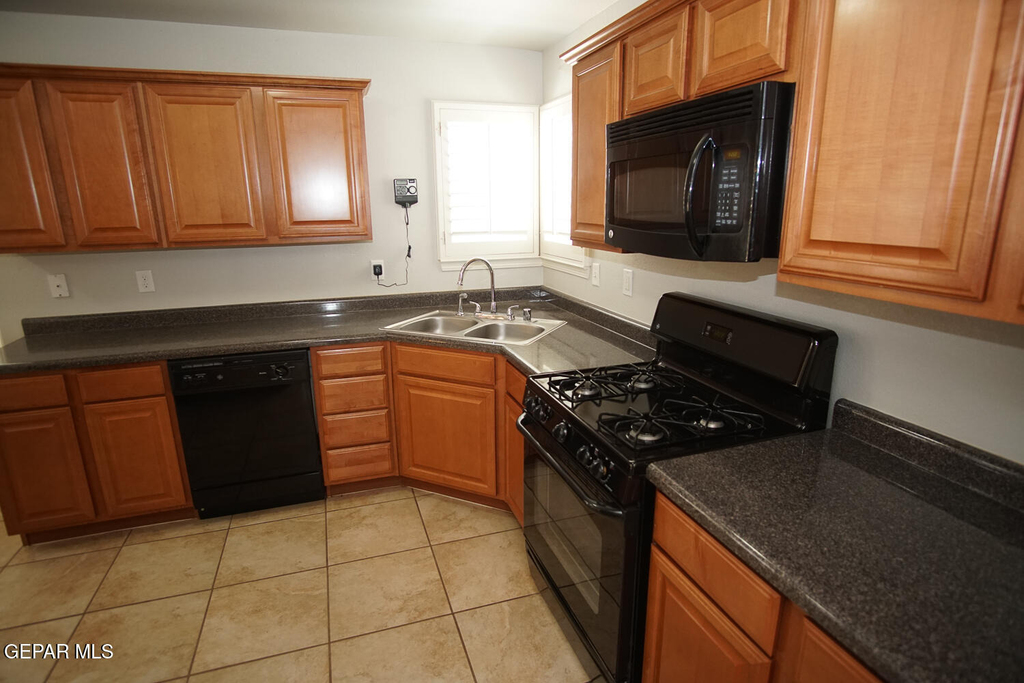 10932 Acoma Street - Photo 7
