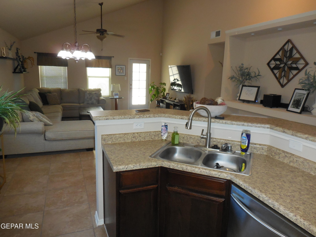 12572 Paseo Lindo Drive - Photo 10
