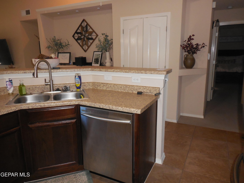 12572 Paseo Lindo Drive - Photo 9