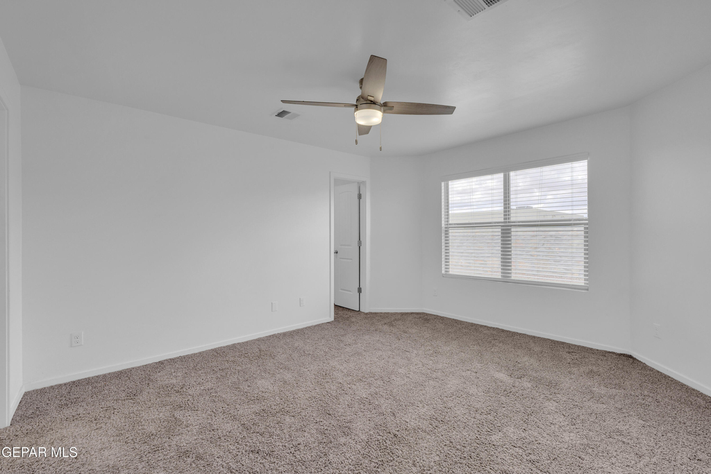 13095 Emerald Hills Avenue - Photo 9