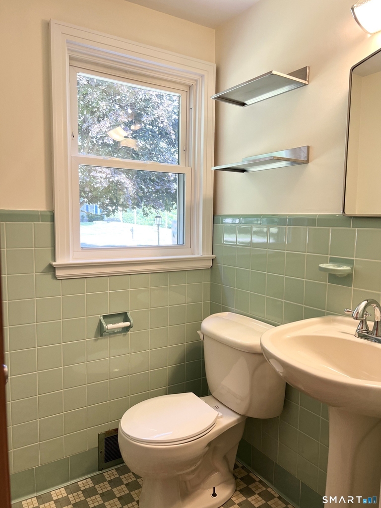 1360 Main Street - Photo 30