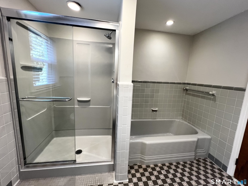 1360 Main Street - Photo 29