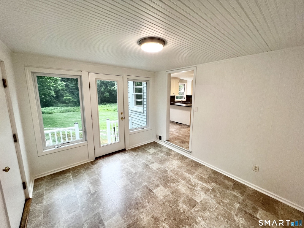1360 Main Street - Photo 15