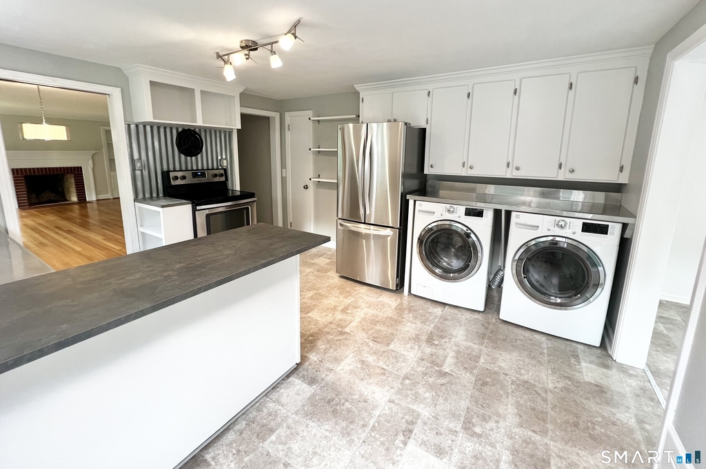 1360 Main Street - Photo 4