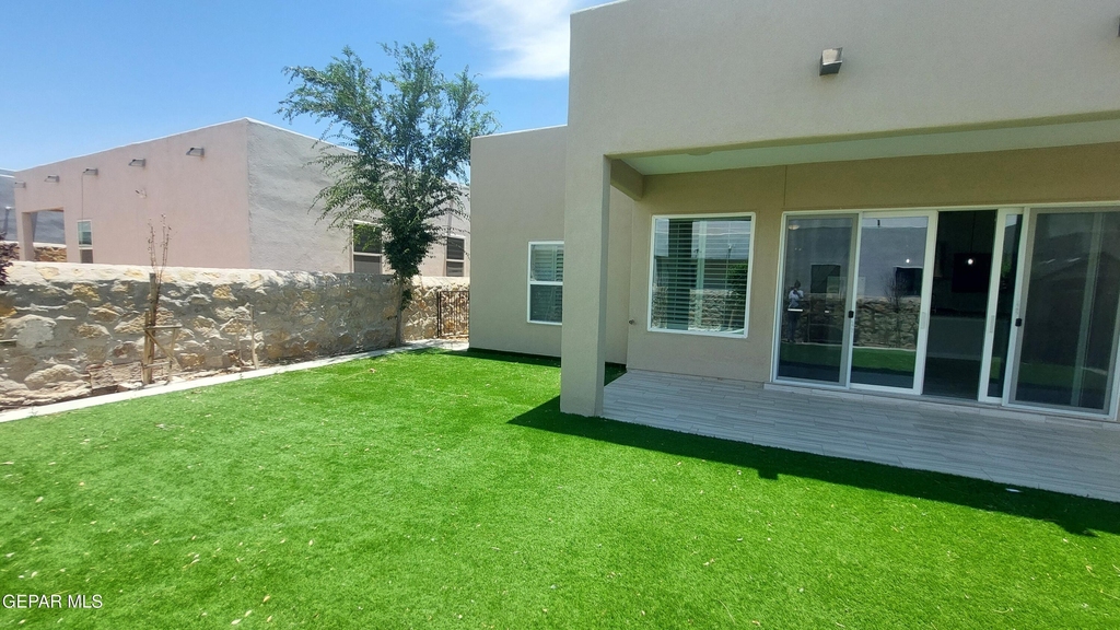 12349 Desert Wolf Avenue - Photo 37