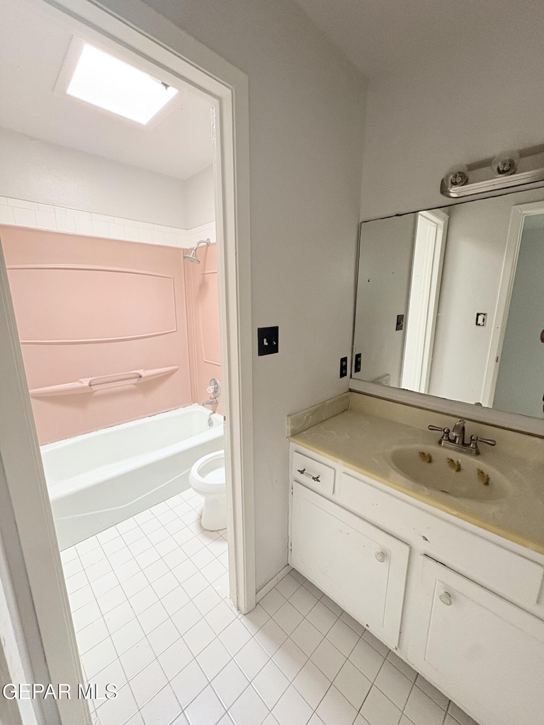 1587 Catham Circle - Photo 15