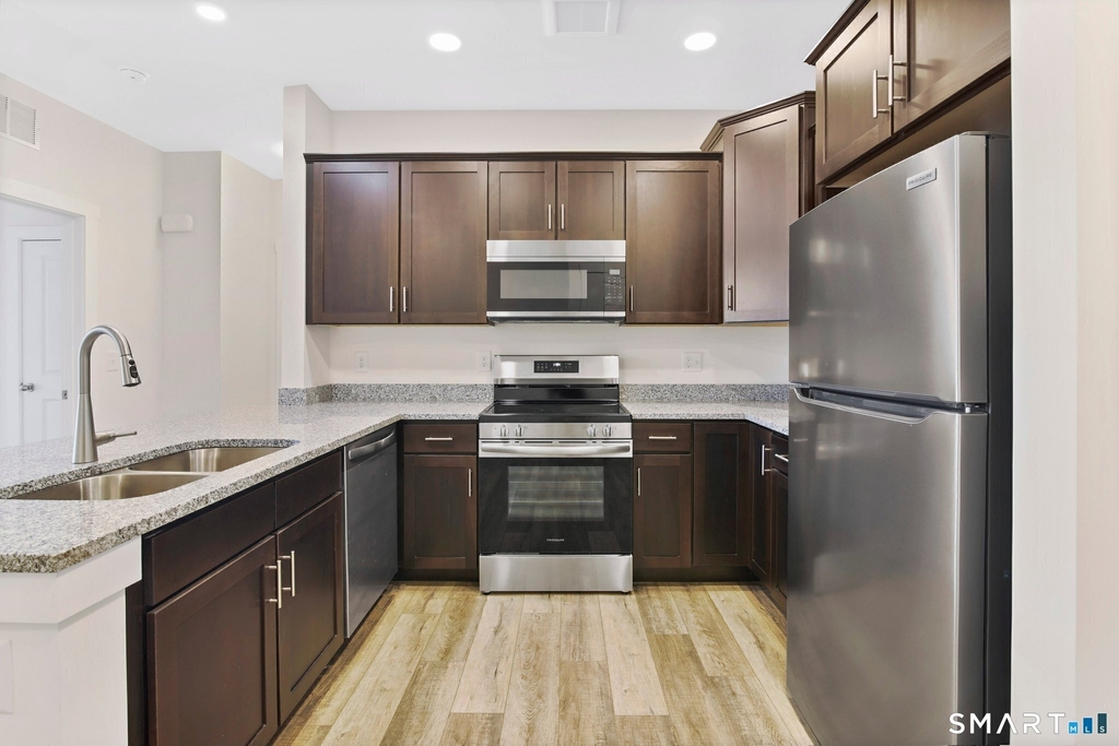 280 Salmon Brook Street - Photo 9