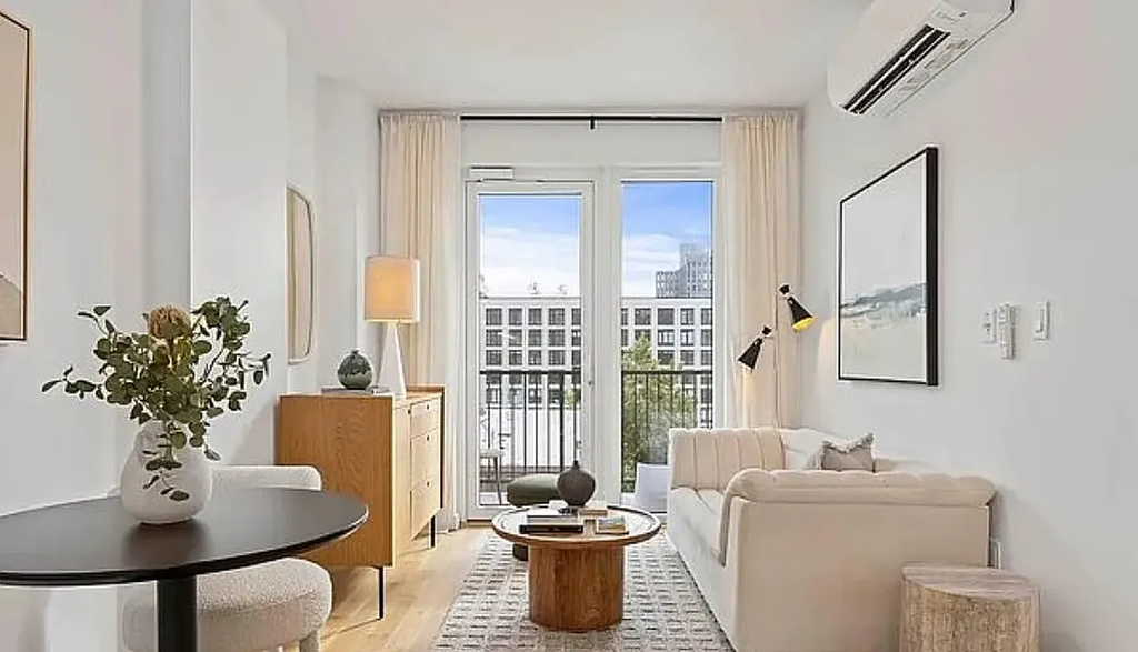 558 Sackett Street - Photo 2