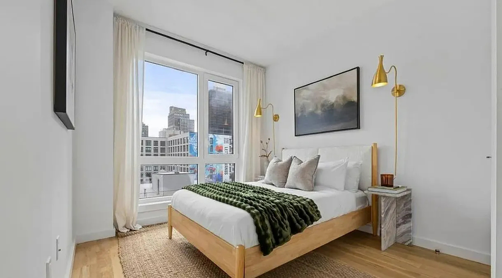 558 Sackett Street - Photo 3