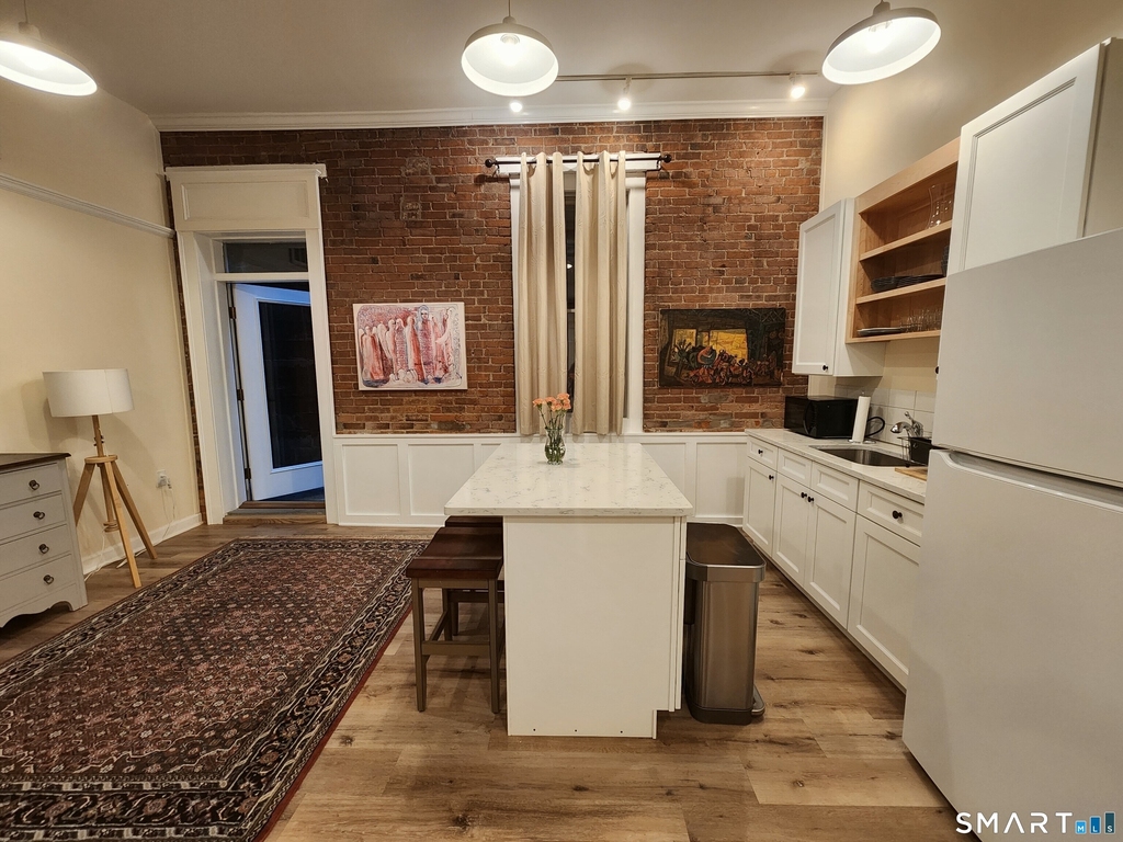 844 Grand Avenue - Photo 3
