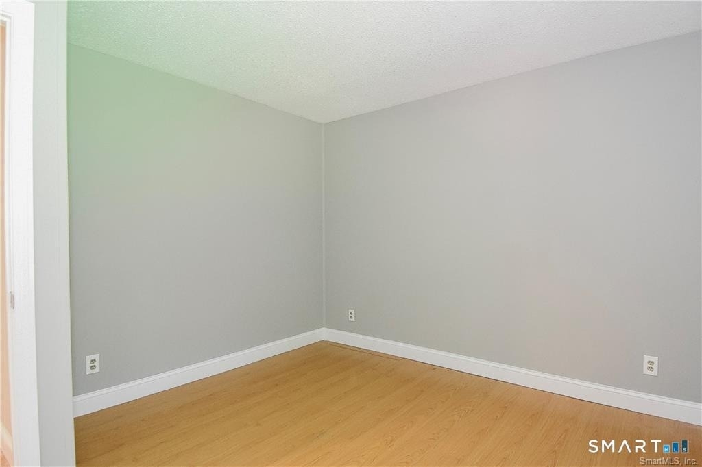 8 Circle Drive - Photo 10