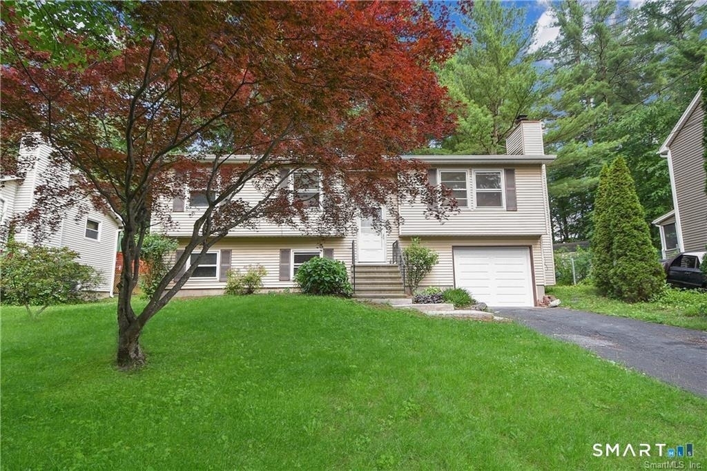 8 Circle Drive - Photo 0