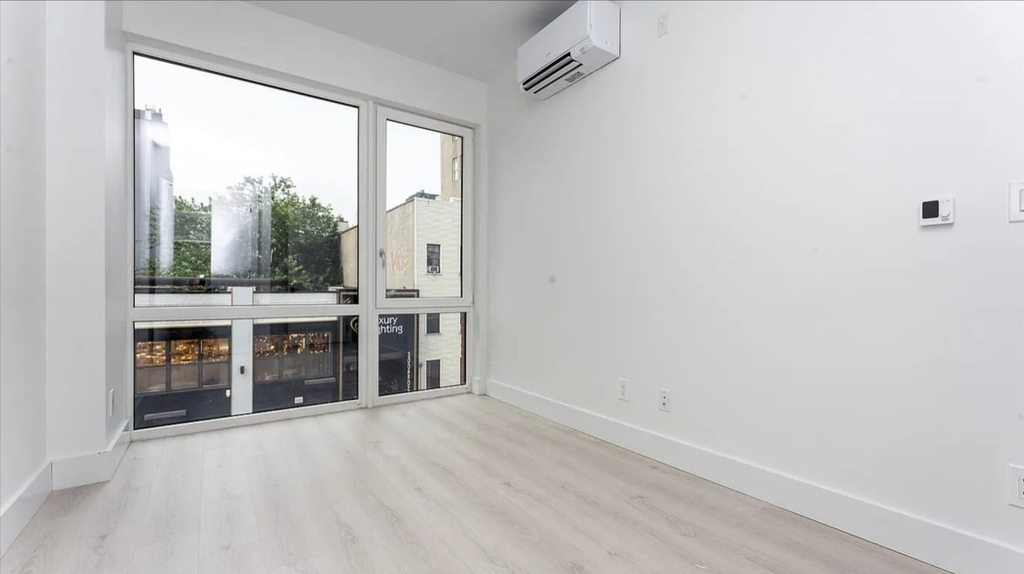 344 Lorimer Street - Photo 8