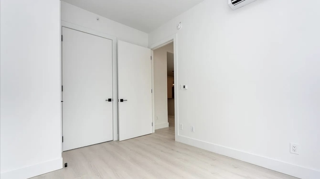 344 Lorimer Street - Photo 5