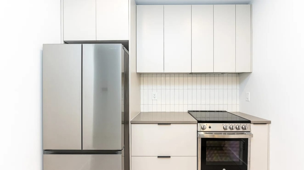 344 Lorimer Street - Photo 1