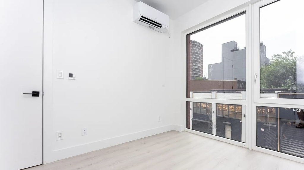 344 Lorimer Street - Photo 4