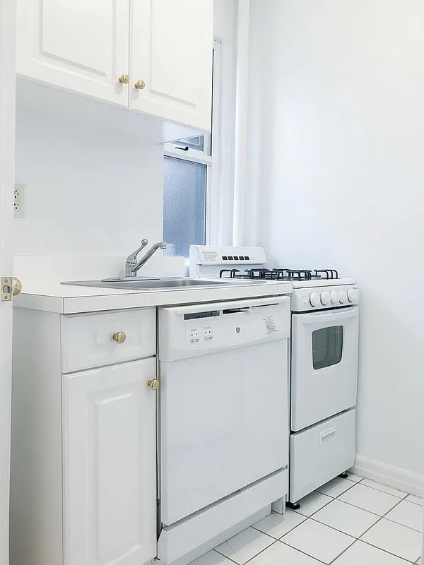 428 East 81st Street - Photo 1
