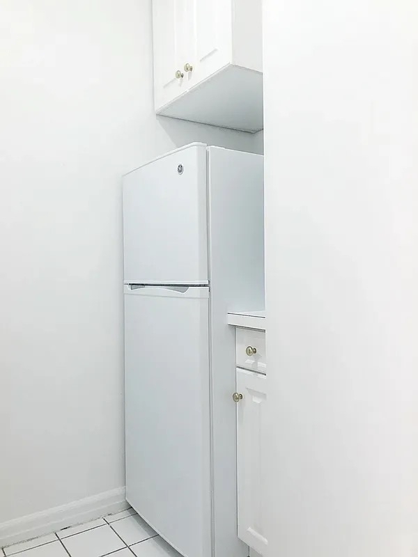428 East 81st Street - Photo 2