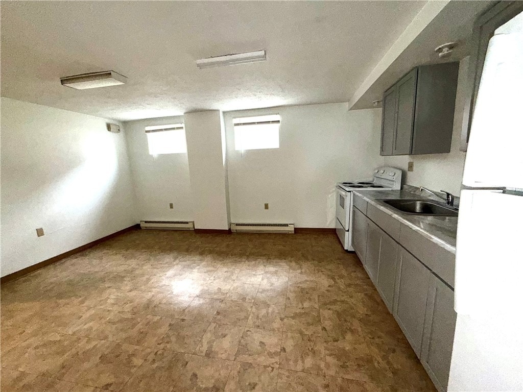 802 12th St - Photo 2