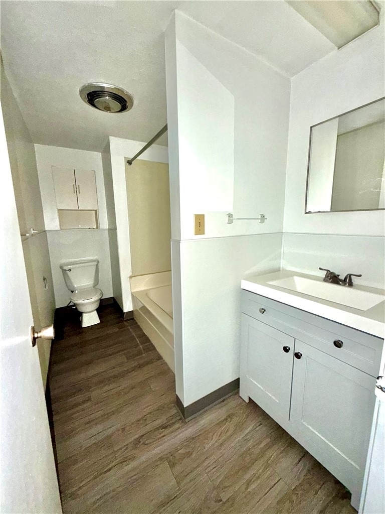 802 12th St - Photo 4