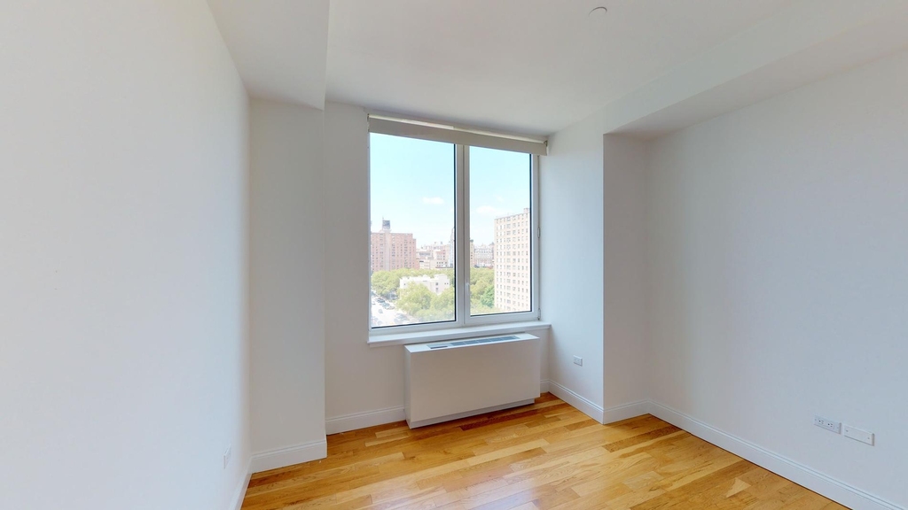 808 Columbus Ave - Photo 4