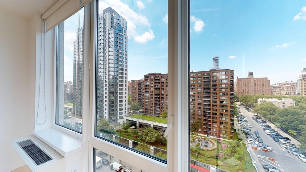 808 Columbus Ave - Photo 3