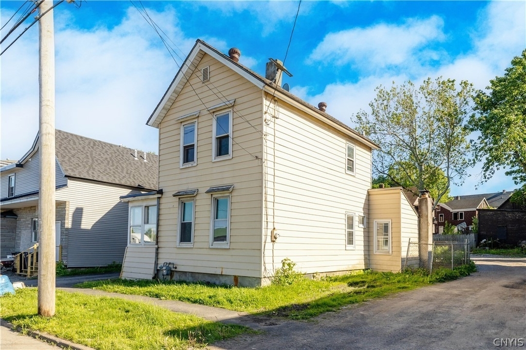 1409 Erie St - Photo 1